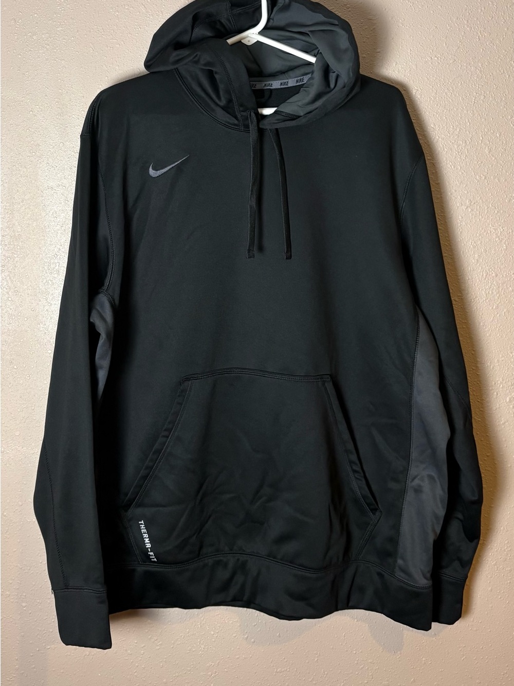 Nike Black Men’s Pullover Hoodie with Gray Accents
